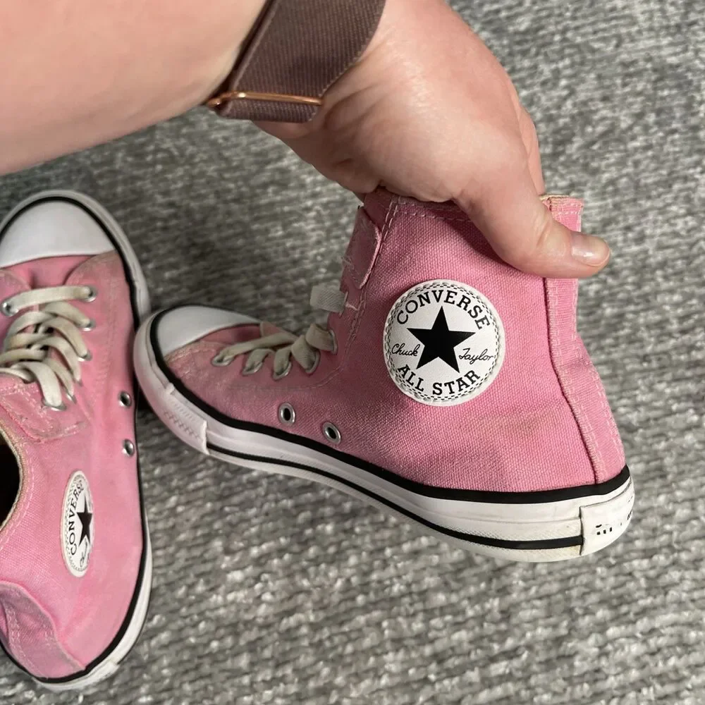 CONVERSE CHUCK TAYLOR ALL STAR - Girls PINK !! Size 3Y